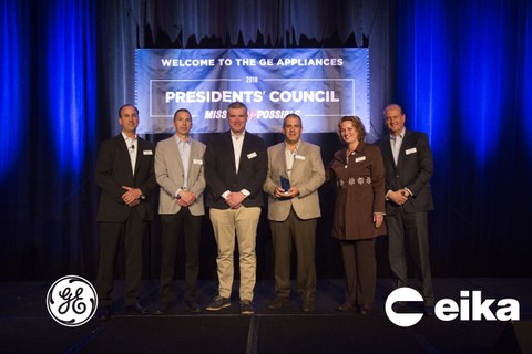 Eika receives the Distinguished Supplier award from General Electric