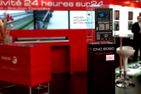 Great success at the presentation of the CNC 8060 at the Industrie show in Lyon (France)
