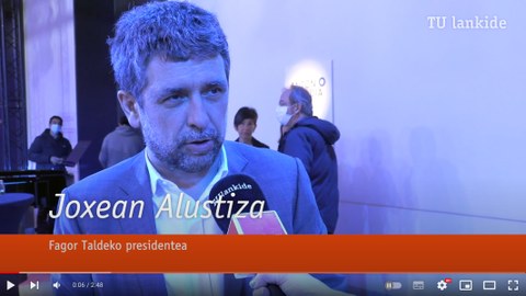 Representantes de las ocho cooperativas del Grupo Fagor reciben el Abbadia Saria