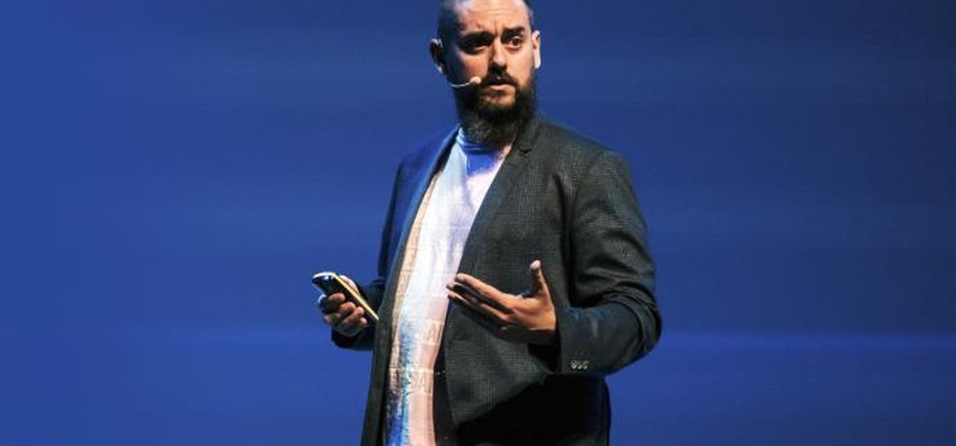 “En diez años dejaremos de usar móviles porque el Metaverso es el futuro de la humanidad”