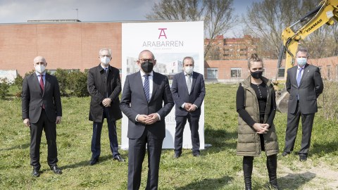 Acto de primera piedra del complejo residencial Arabarren en Vitoria-Gasteiz