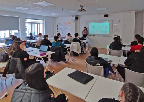 Ane Blázquez, investigadora de Ikerlan, visita Arizmendi ikastola con motivo del Día Internacional de la mujer en la ciencia