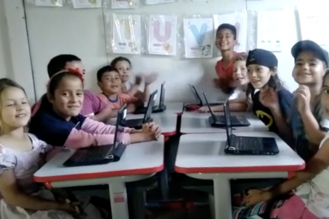 Arizmendi y Mundukide colaboran para enviar ordenadores a las escuelas de Brasil