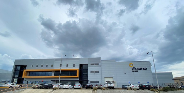 Cikautxo Colinas front 5.JPG