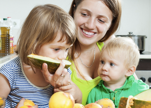 Comer frutas enteras: ¡La mejor opción para familias saludables!