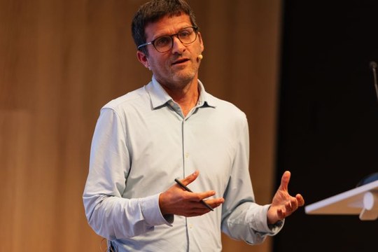 David Sánchez (Eroski): "Hoy el proceso de compra es phygital, una mezcla de lo online y lo físico"