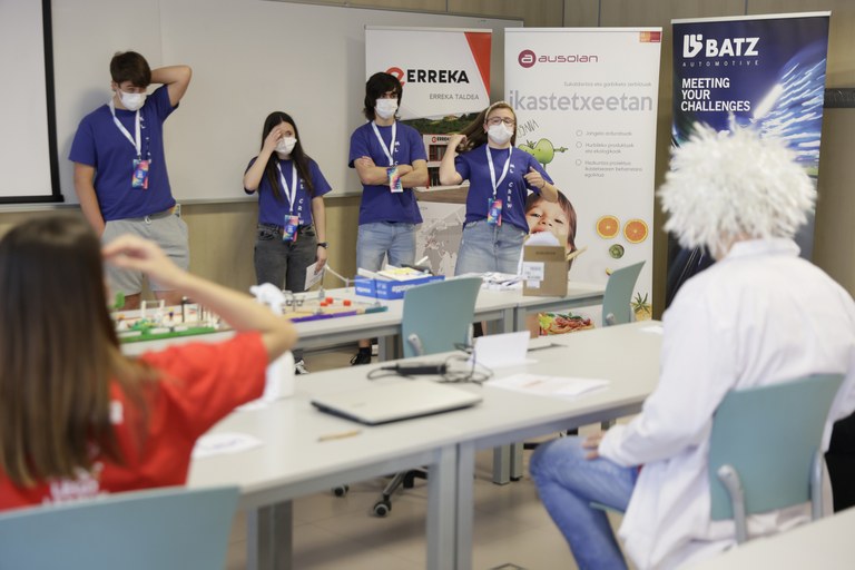 ML_TEAM_EB_1653.JPG ML_TEAM_EB_1653.JPG