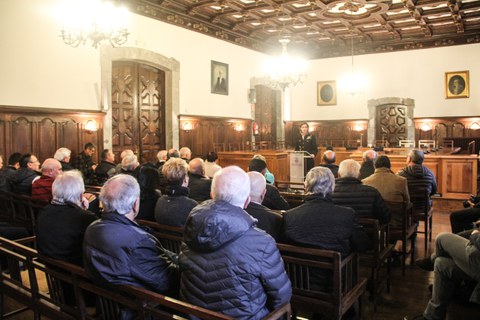 Don José María preside desde ayer el Salón de Plenos del Ayuntamiento de Arrasate