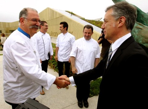 Basque Culinary Center homenajea a 200 cocineros vascos