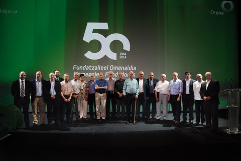 Orona homenajea a sus fundadores e inaugura el edificio de la Fundación Orona