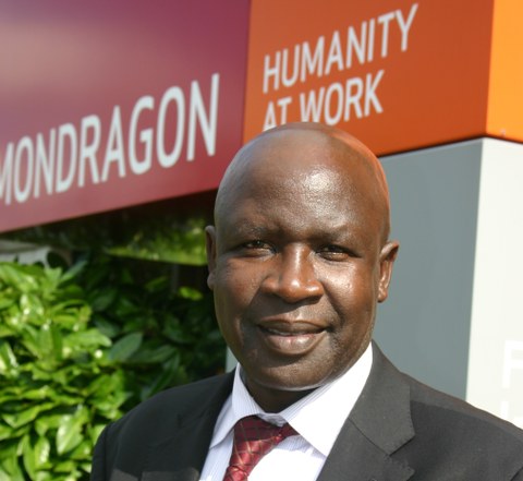 El embajador de Kenia, en MONDRAGON