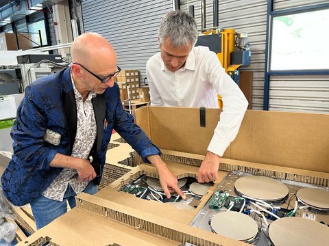 El escritor, periodista y reportero Robert Neuwirth visita MONDRAGON