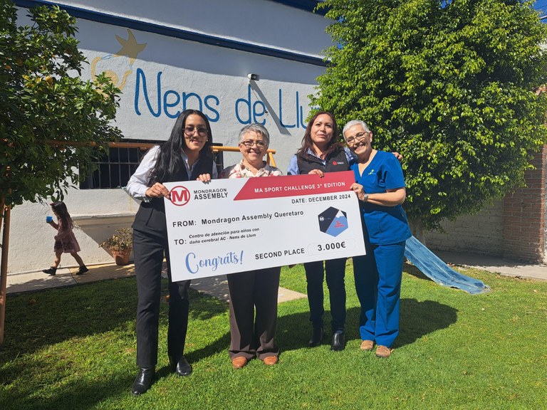 Entrega de donación de MAQ a NENS.jpg Entrega de donación de MAQ a NENS.jpg