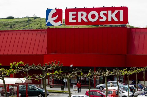 Eroski paga 12,8 millones en intereses a los inversores en aportaciones y obligaciones subordinadas
