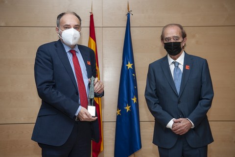 EROSKI recibe el premio Ciudadanos por su compromiso durante la Covid-19