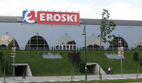 Eroski reduce los anticipos de sus socios una media del 5%