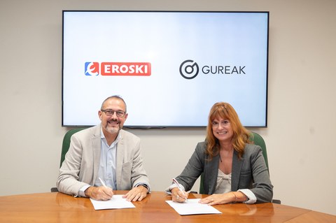 Eroski y Gureak crean Eroski-Akademi para impulsar itinerarios de formación y empleo para personas con discapacidad