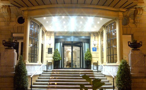 Erreka instala las puertas giratorias del renovado Hotel Maria Cristina de Donostia