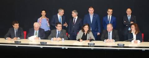 Firma de un protocolo para la difusión del programa de retorno de la juventud vasca