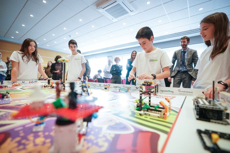 fll-aurkezpena-jokoa2.jpg fll-aurkezpena-jokoa2.jpg