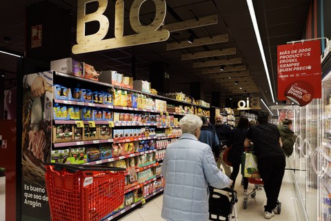 Grupo Eroski incrementa sus ventas un 2,9 % y eleva un 10,6% su resultado en el primer semestre de 2025