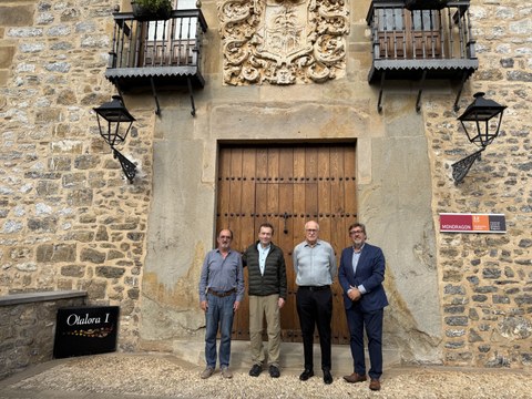 Gustavo Béliz y Daniel Innerarity conocen en Otalora la Experiencia Cooperativa de MONDRAGON