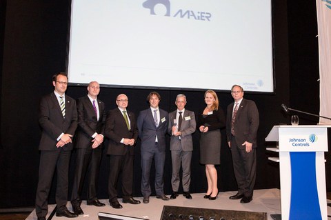 Johnson Controls, líder mundial en interiores de automóviles, premia a Maier