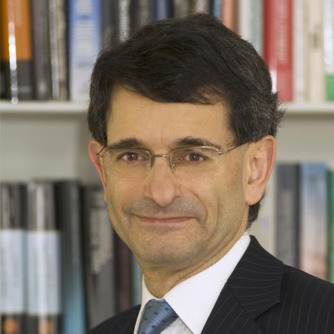 'La ambición de directivos y accionistas pone en riesgo a la empresa'