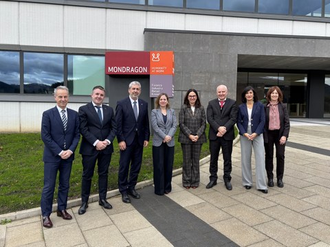 La secretaria de Estado de Comercio visita MONDRAGON