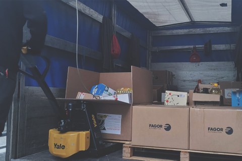 Las cooperativas del Grupo Fagor recogen 1,4 toneladas de alimentos para Zaporeak