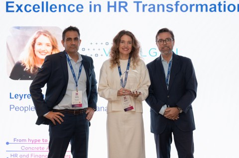 LKS Next entrega el premio 'Excellence in HR Transformation' a Viralgen en Meet Talentia Spain 2025