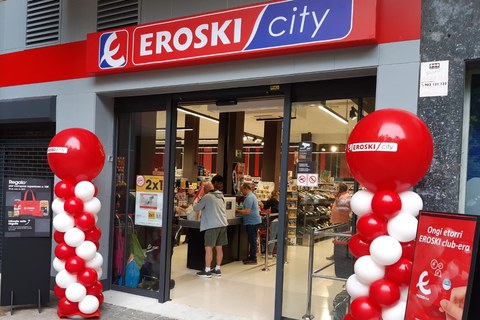 Los supermercados franquiciados de Eroski aumentaron sus ventas un 10,6% el año pasado