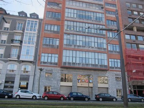 Mondragon Unibertsitatea e init firman un acuerdo para desarrollar el proyecto Bilbao Berrikuntza Faktoria