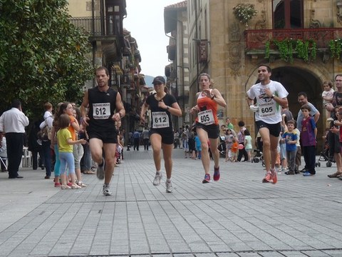 Mondragon Unibertsitatea organiza el III Cross de parejas mixtas a favor de la Igualdad, Berdintxiketan