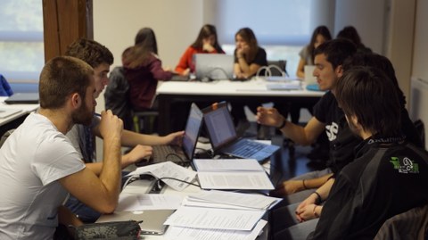 Mondragon Unibertsitatea recibe la acreditación de internacionalización para cuatro grados y dos másteres