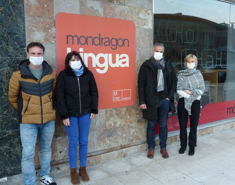 MondragonLingua y la Federación Guipuzcoana de Fútbol firman un acuerdo de colaboración