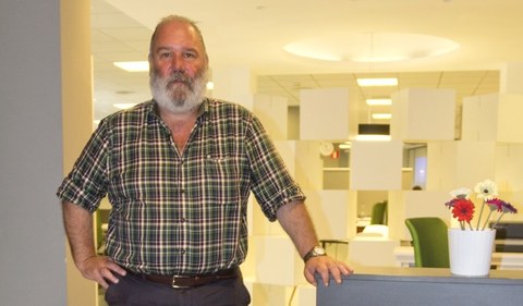 Muere Dani Larrea, 'euskaltzale' y fundador de la cooperativa Emun