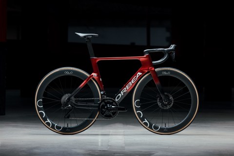 Orbea presenta las nuevas Orca, Orca Aero y Ordu del Lotto-Intermarché para 2026
