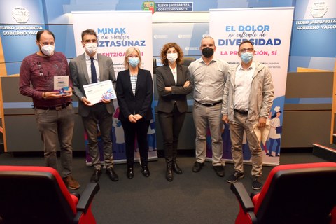Osarten recibe el premio Osalan