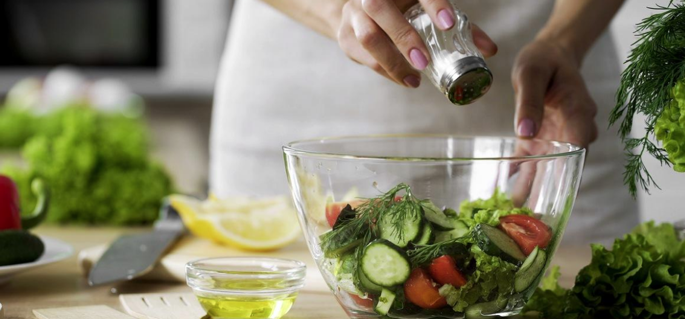 10 consejos para reducir el consumo de sal y azúcar sin renunciar al sabor