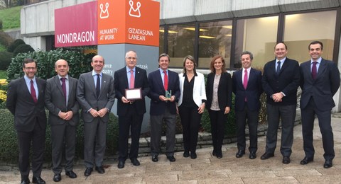 Visita institucional de AON