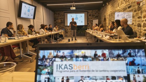 IKASberri programaren lehenengo edizioa abiatu da, kooperatiba-harrobia sustatzeko egitasmoa