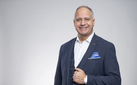 "Adimen artifizialaren adopzioak hazten jarraituko du, baina benetako eskala-jauzia eraginkorragoa izatearen araberakoa izango da"