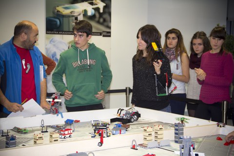 Arizmendi Ikastolako bi talde Euskadiko First Lego League kanporaketan izango dira