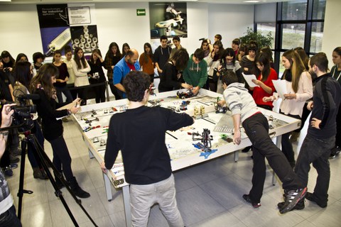 Arizmendi Ikastolak First Lego League txapelketako Euskadiko kanporaketara joateko taldeak aukeratu ditu gaur