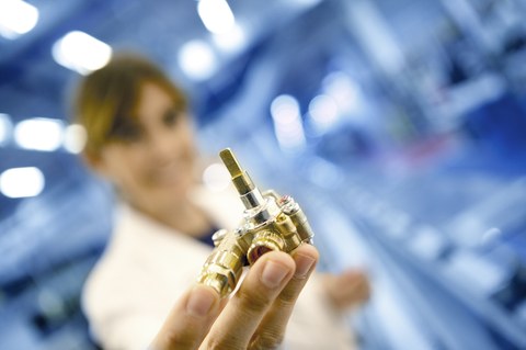 Defendi Italiaren gas balbulak fabrikatzeko eta kontrolatzeko aktiboak erosi ditu Coprecik