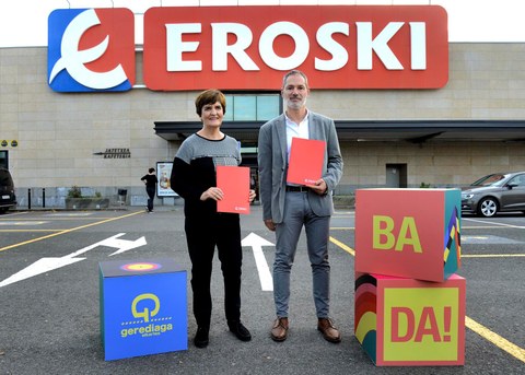 Eroski eta Durangoko azokak euskararen eta euskal kulturaren aldeko konpromisoa berritu dute