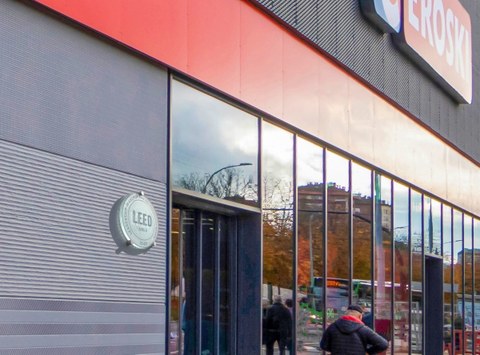 EROSKIk Leed Gold ziurtagiria lortu du Gasteizen duen denda iraunkorragatik