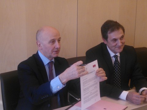 Euskadiko Kutxa Ipar Kutxak eta Crédit Coopératif-ek hitzarmena sinatu dute enpresak finantzatzeko