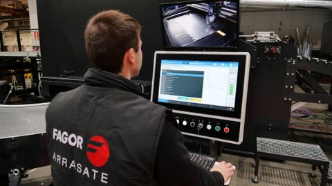 Fagor Arrasatek jauzi teknologiko berria eman du, altzairua eta aluminioa prozesatzeko lerroetan laser bidezko ebaketa sartuta